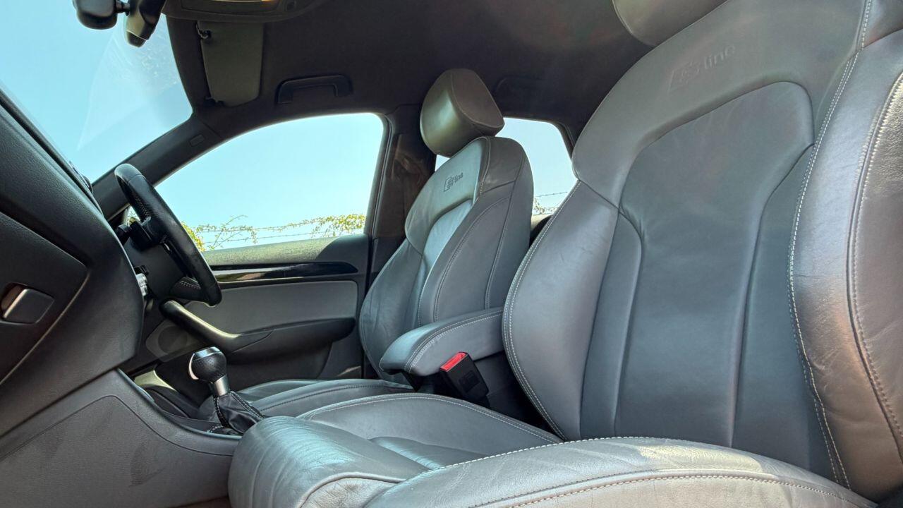 Audi Audi Q3 view 9