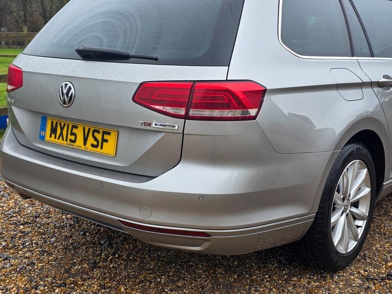 2015 Volkswagen Passat image 7