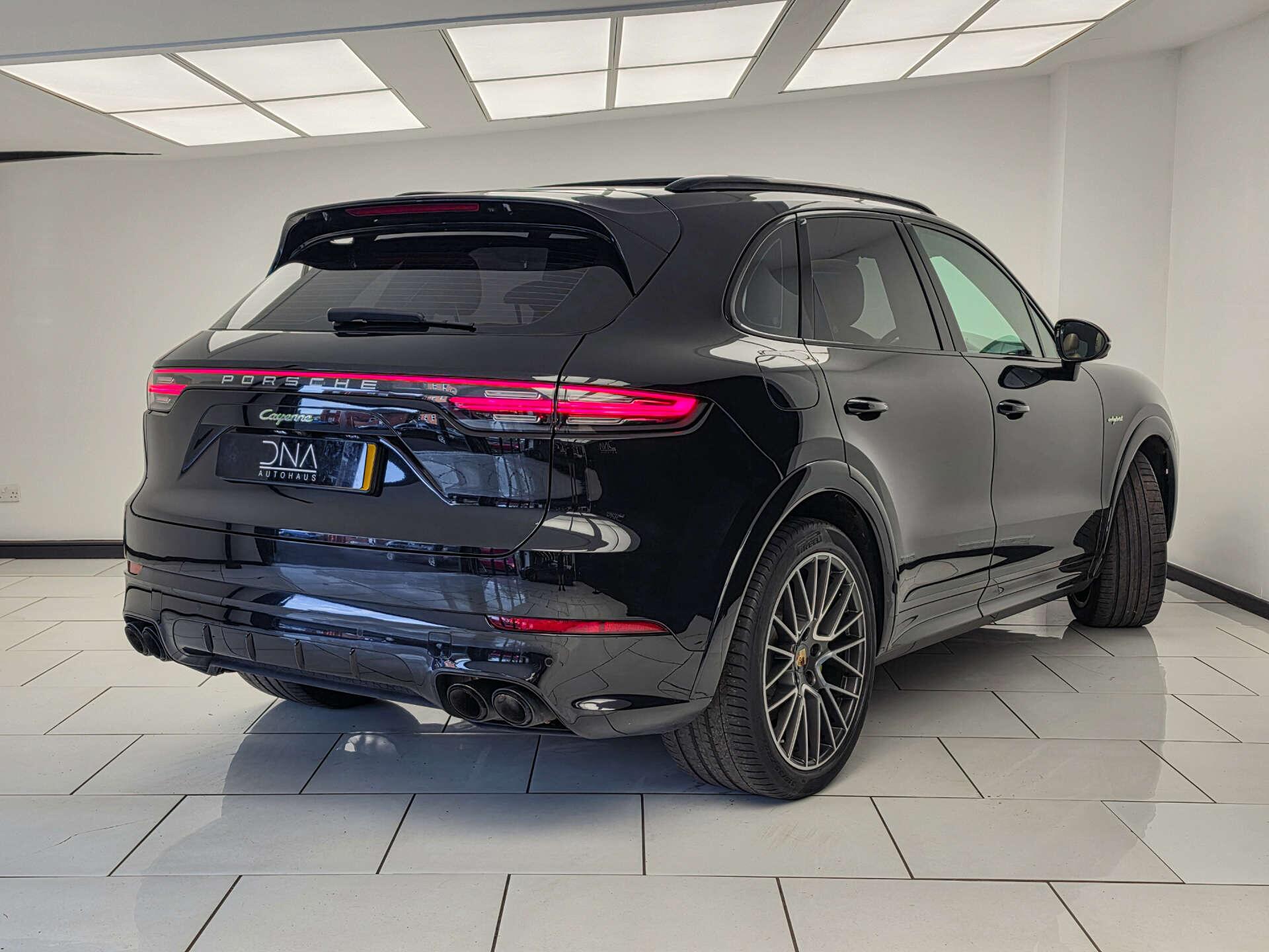 Porsche Cayenne view 3