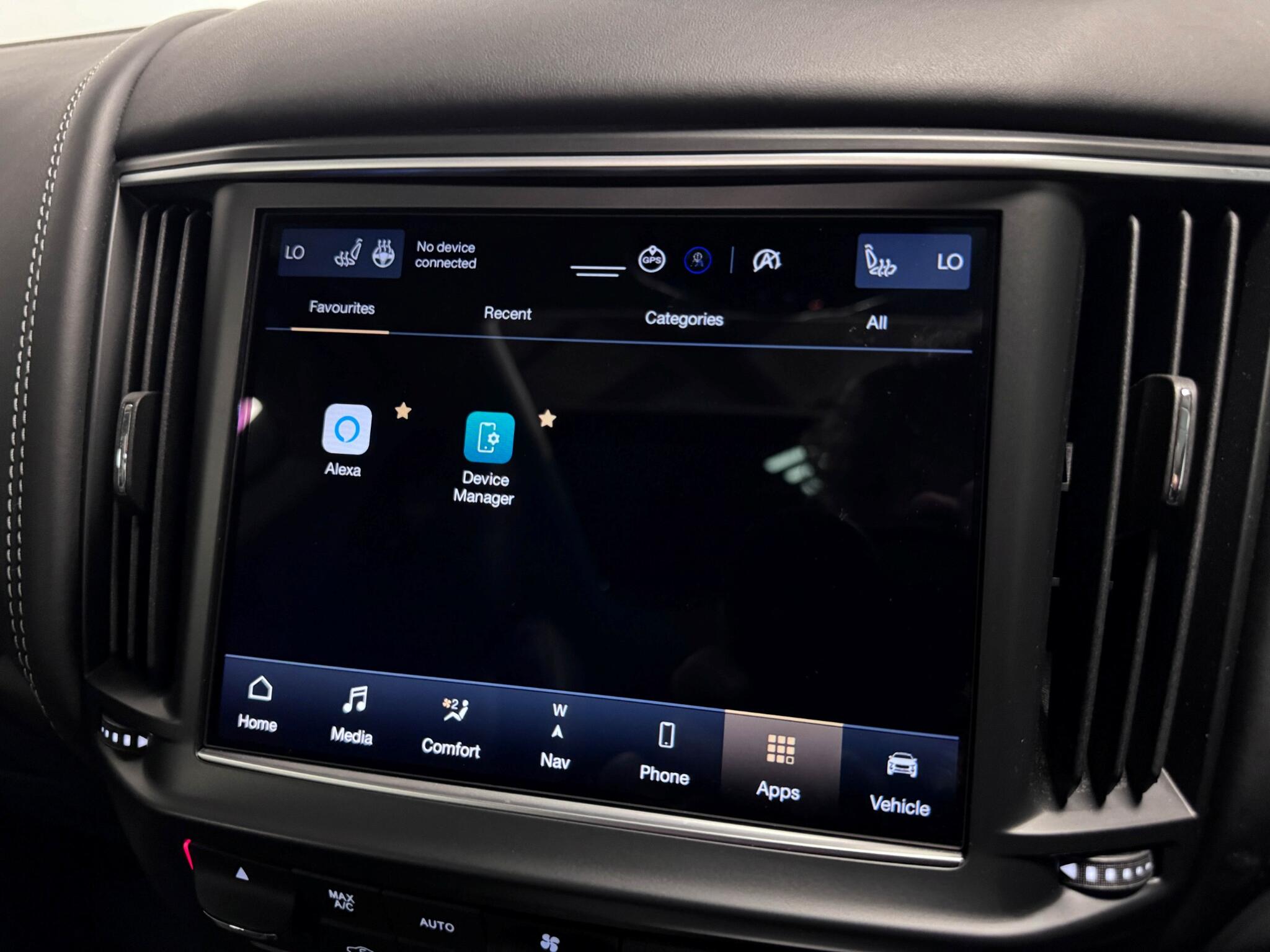 Maserati Levante view 51