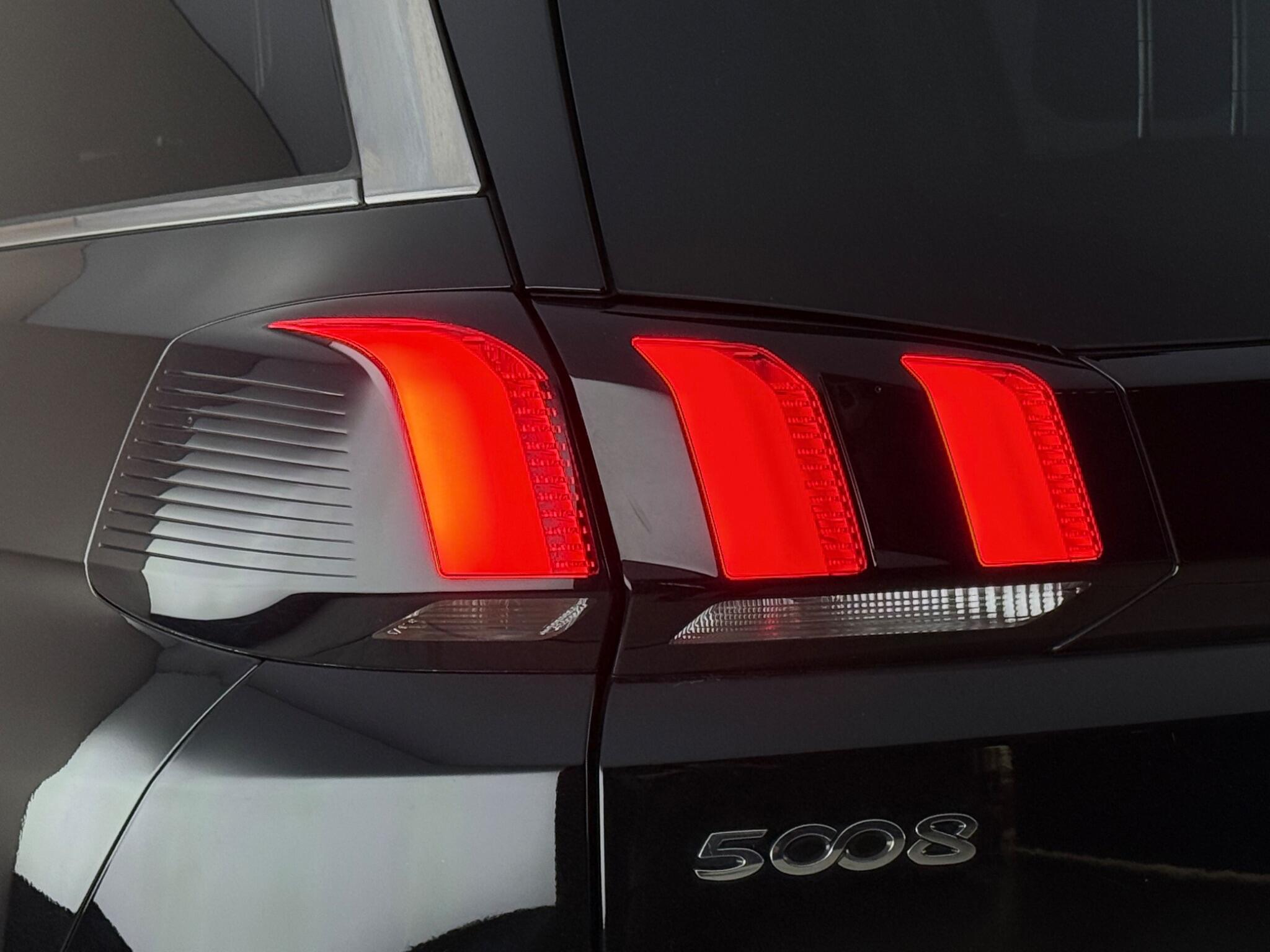 Peugeot 5008 view 10