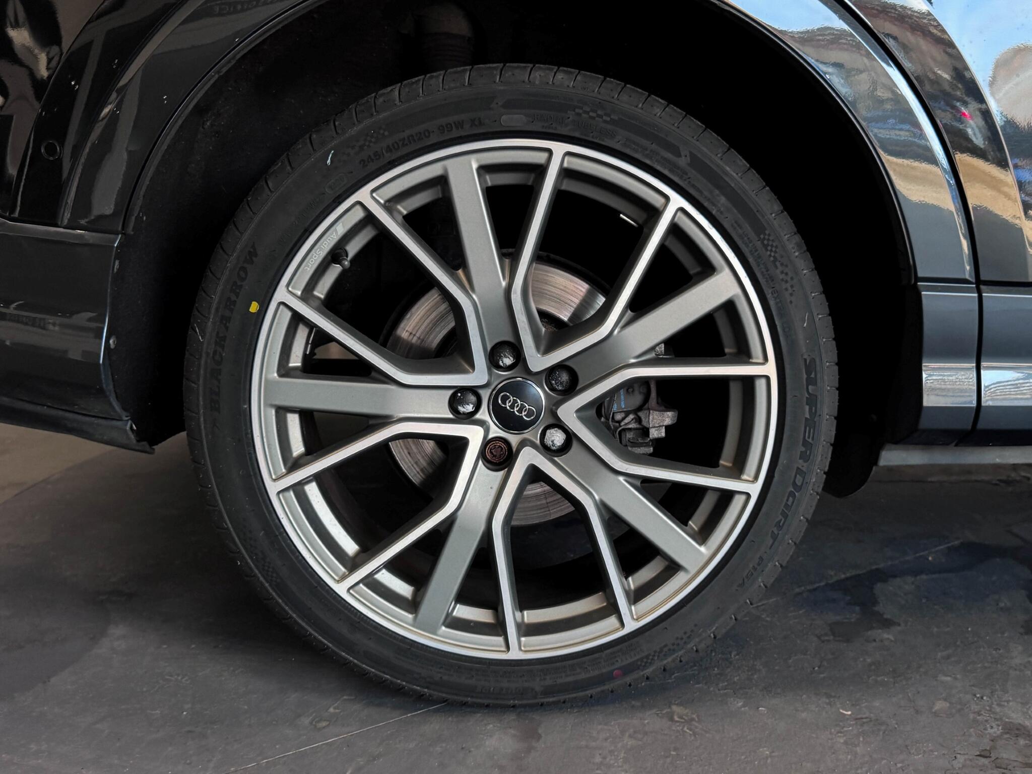 Audi Q3 view 51