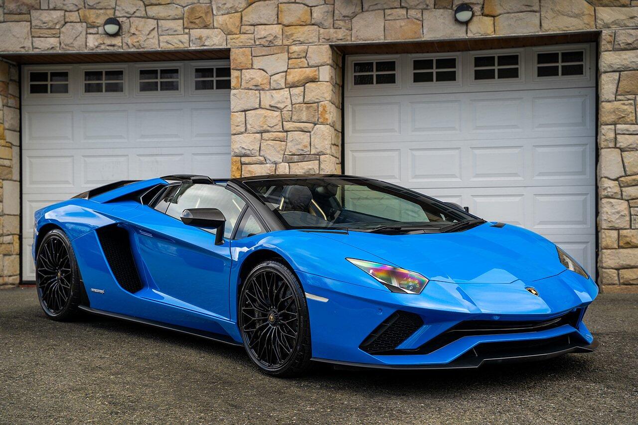 2018 Lamborghini Aventador in Blue for sale