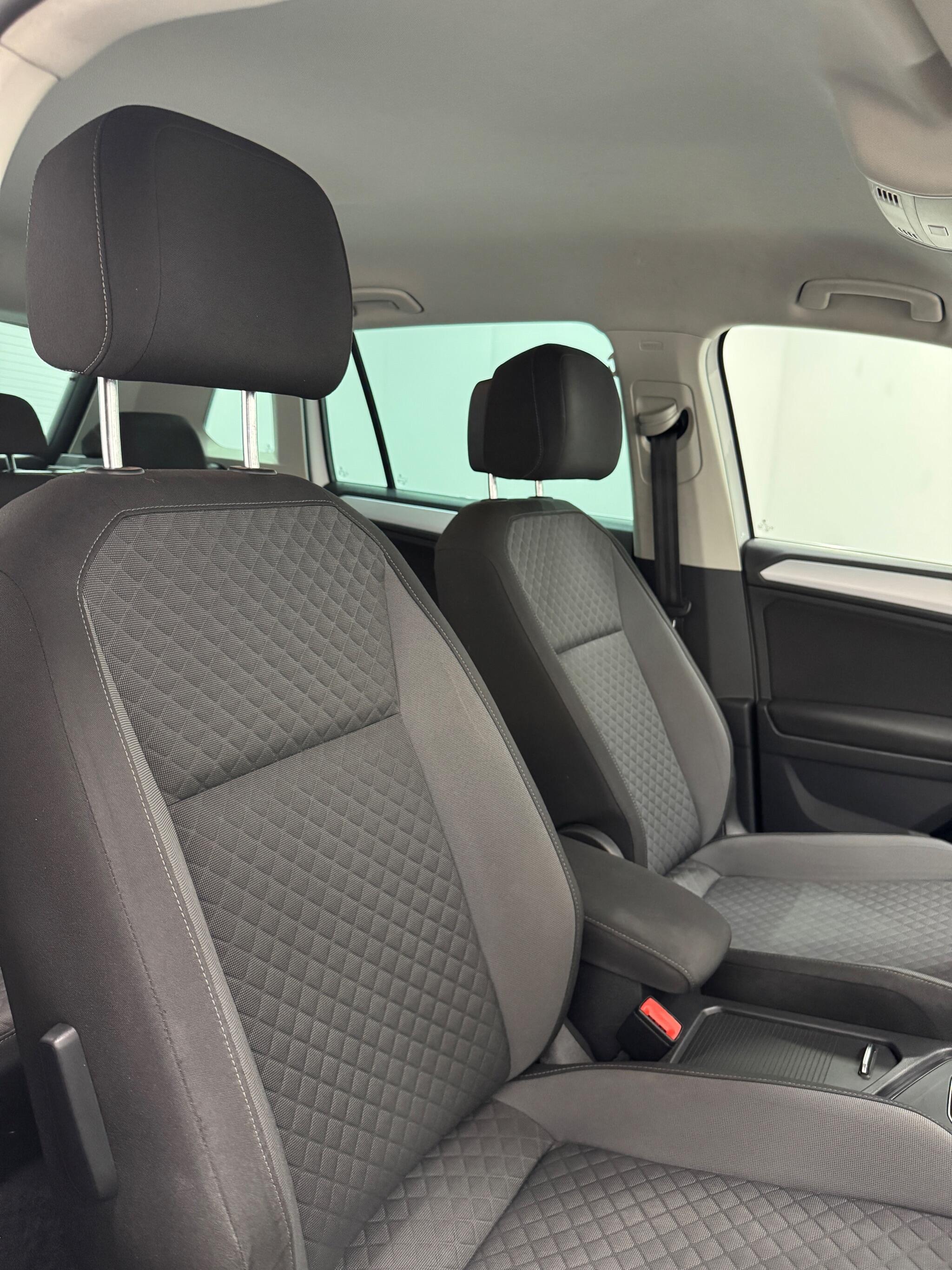 Volkswagen Tiguan view 9