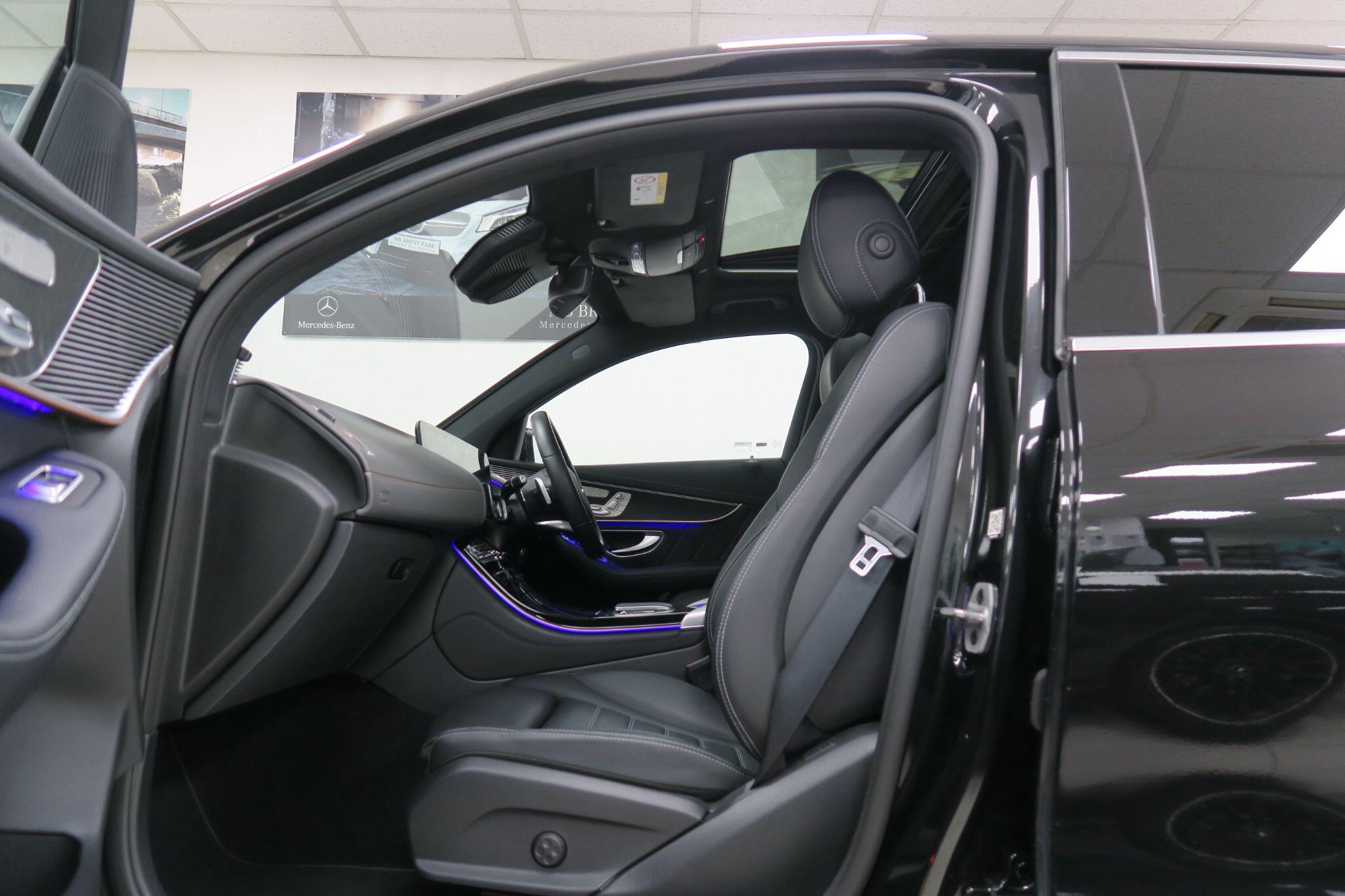Mercedes-Benz EQC view 9