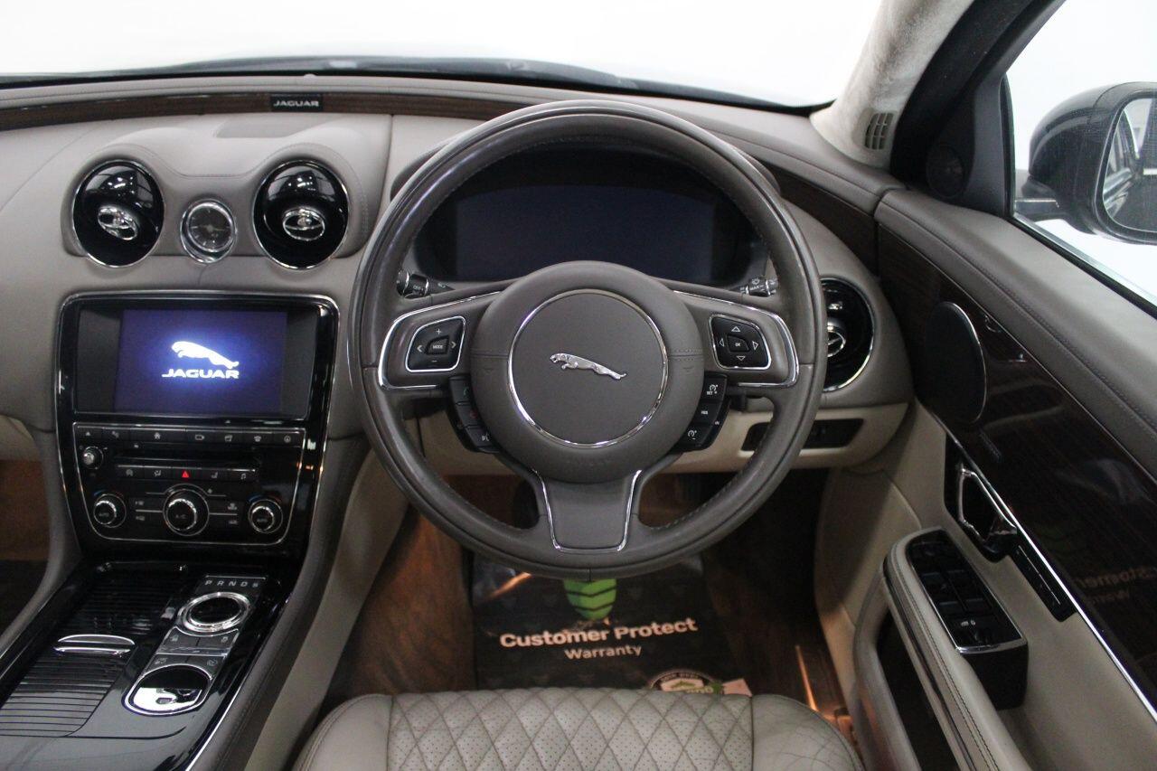 Jaguar XJ view 53