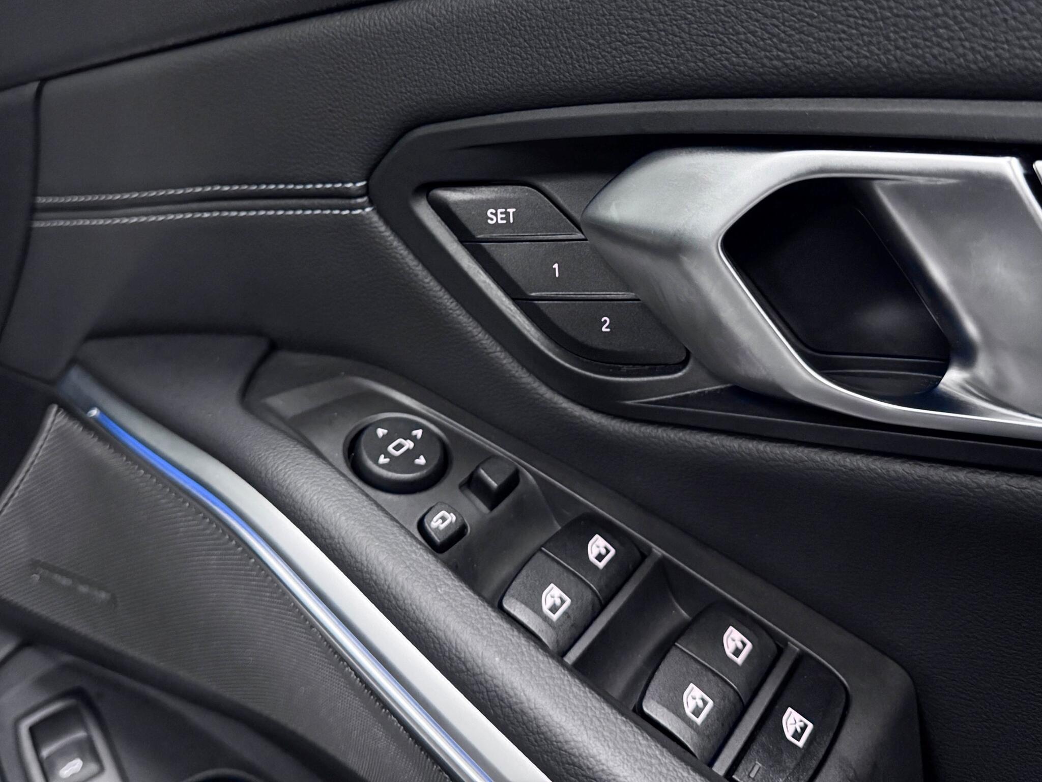 BMW 3 Series view 21