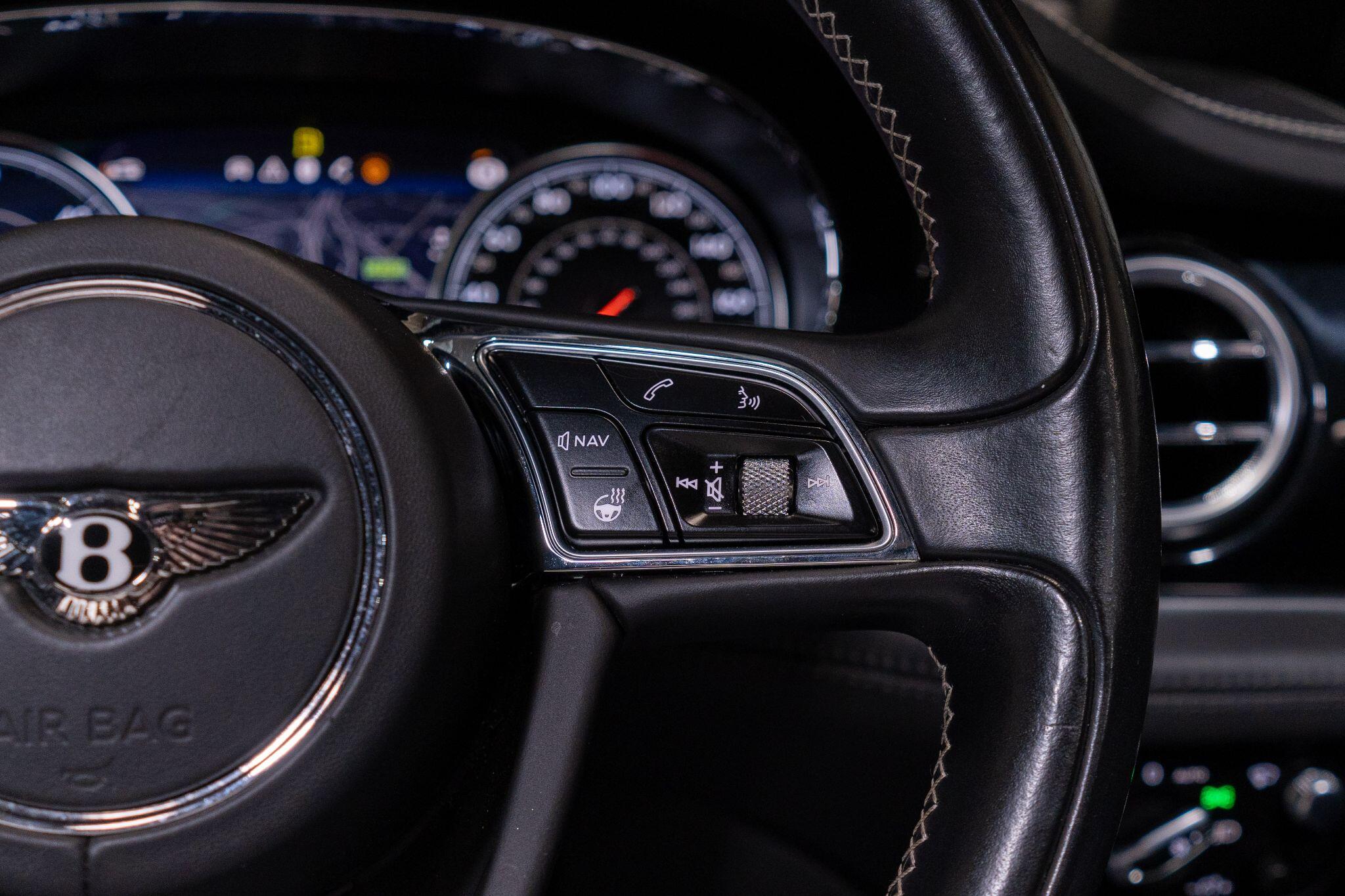 Bentley Bentayga view 19