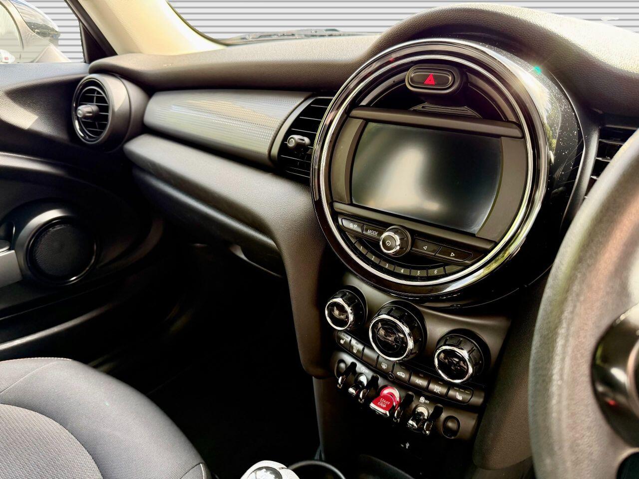 Mini Hatch view 19
