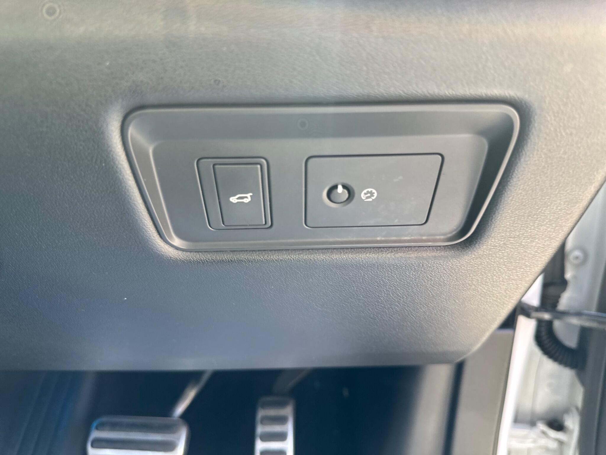 Land Rover Range Rover Sport view 22