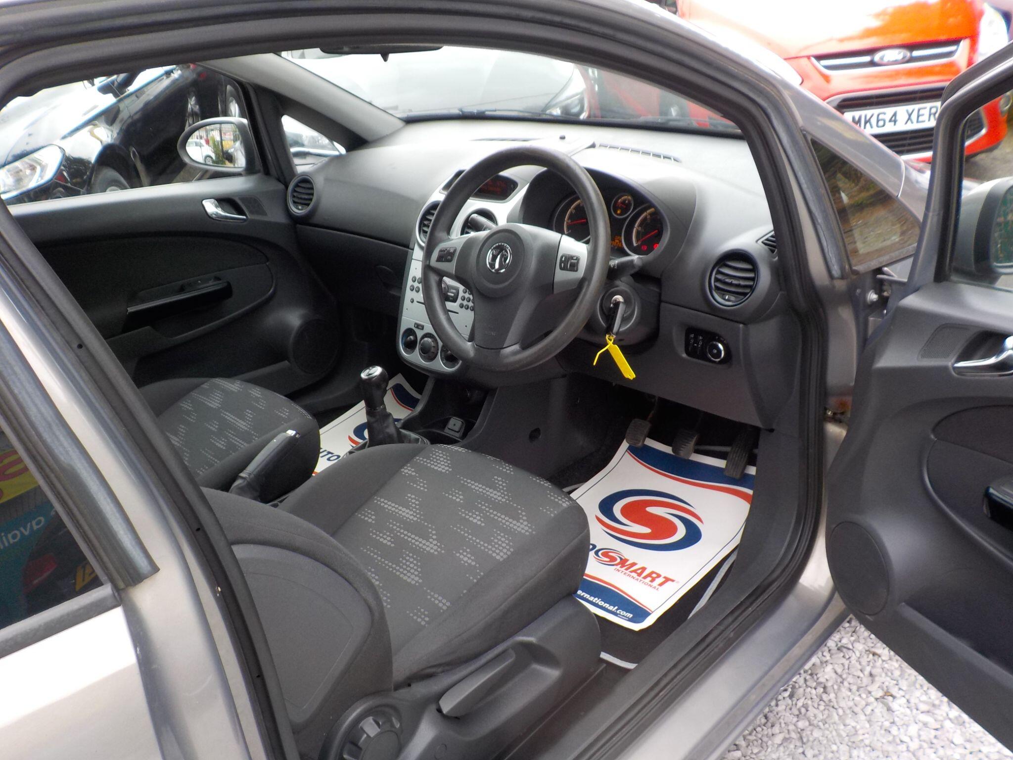 Vauxhall Corsa 1.2i ecoFLEX 16V Exclusiv Euro 5 (s/s) 3dr (A/C)