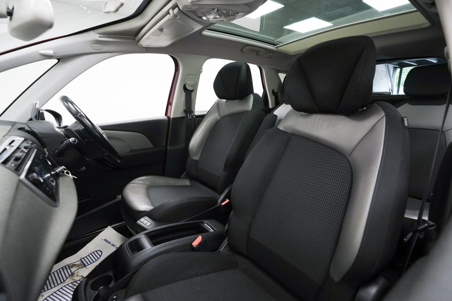 Citroen C4 Picasso view 26