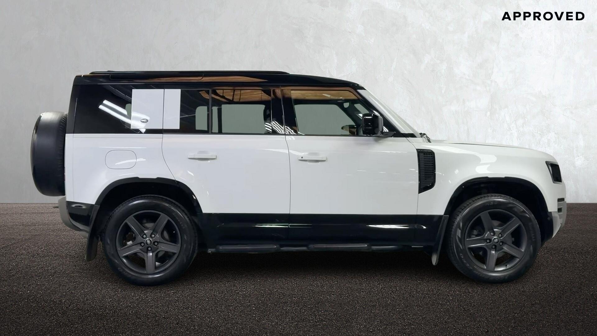 Land Rover Defender view 5