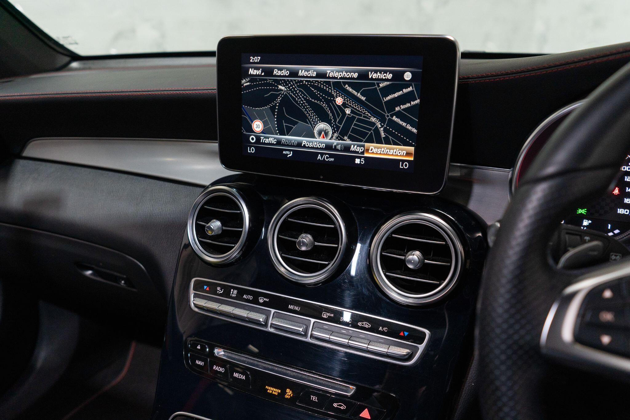 Mercedes-Benz GLC view 35