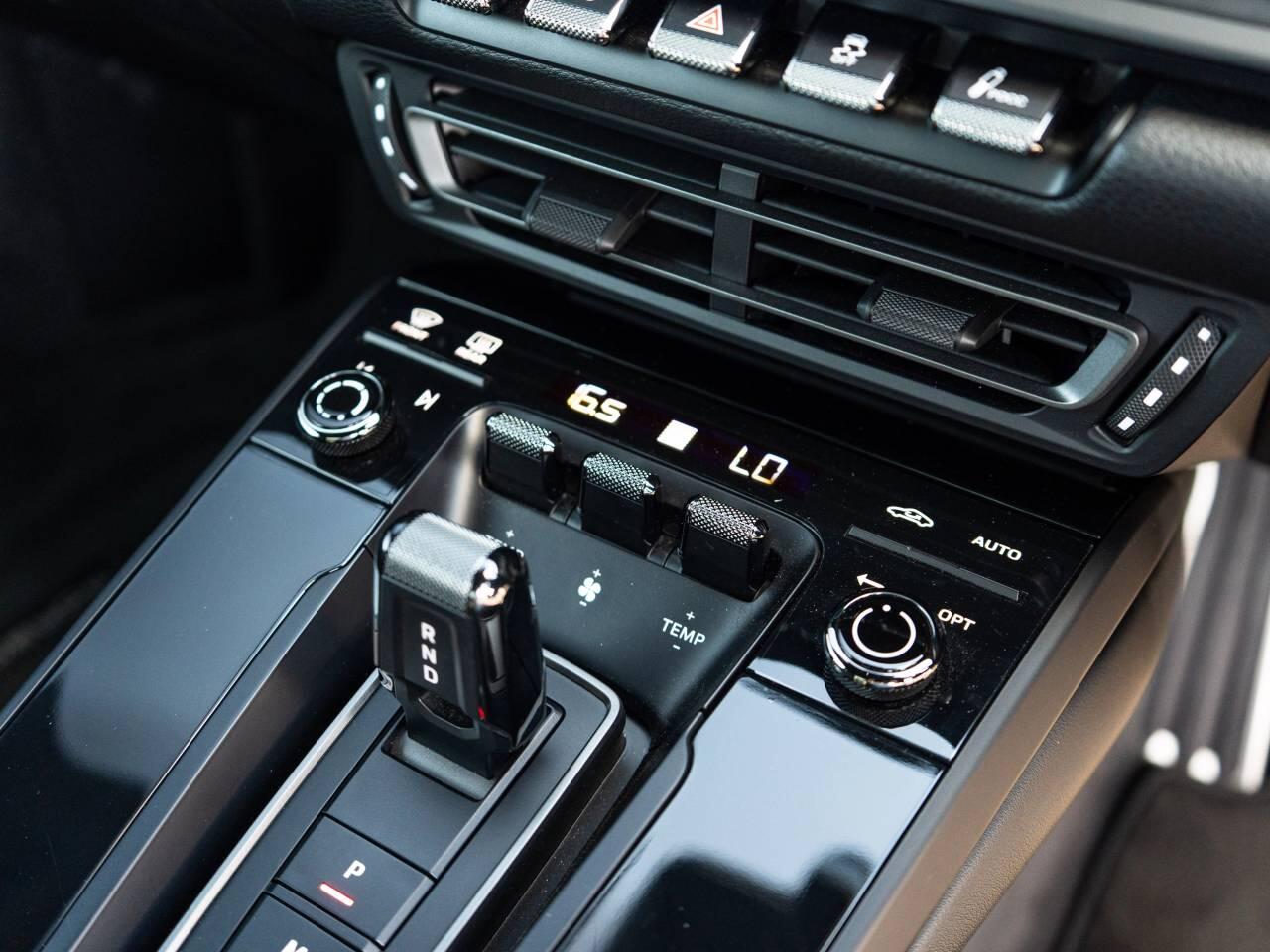 Porsche 911 view 28