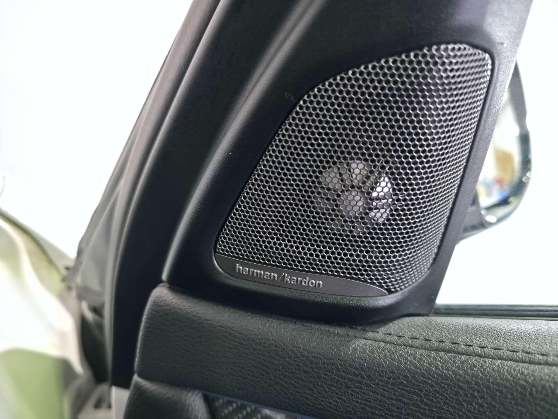 BMW X6 view 19