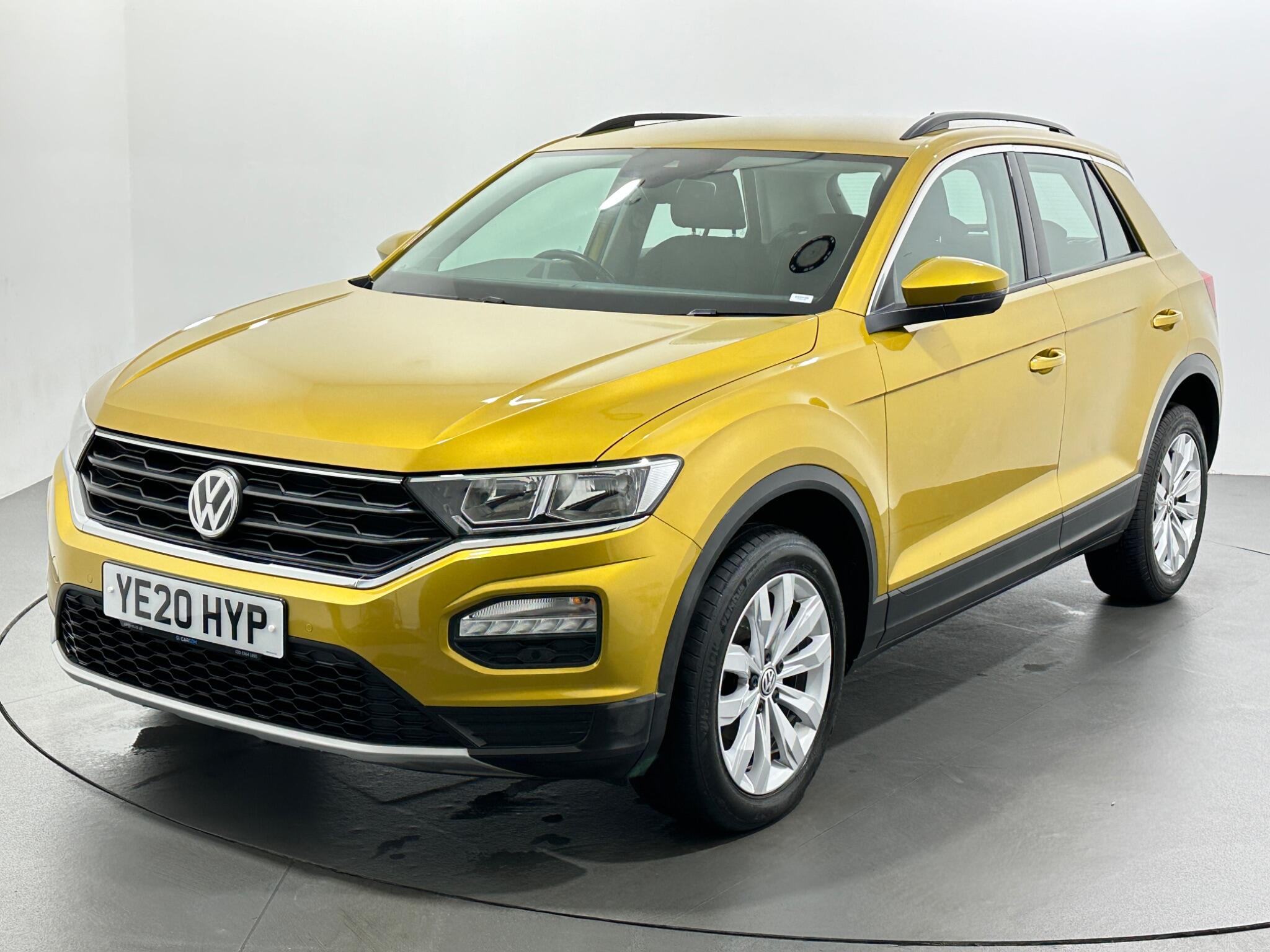Volkswagen T-Roc view 4