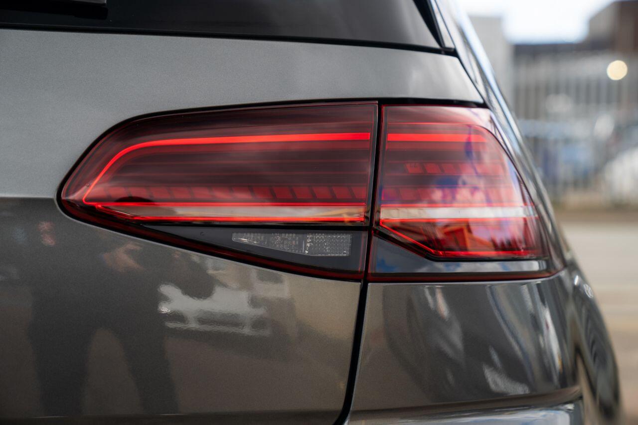 Volkswagen Golf view 26