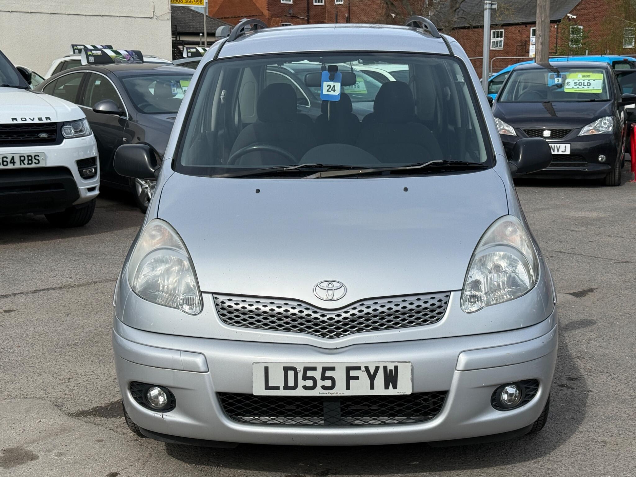 Toyota Yaris Verso - Image 7