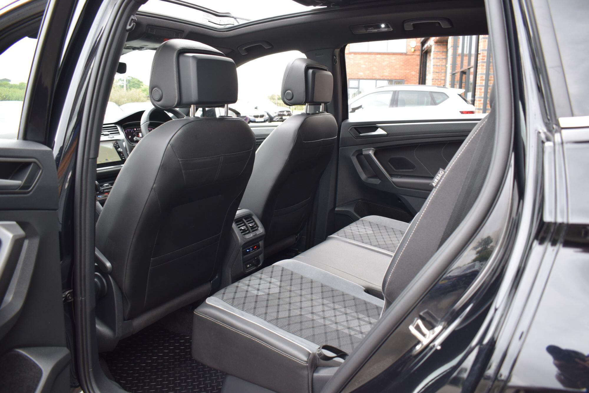 Volkswagen Tiguan Allspace view 30