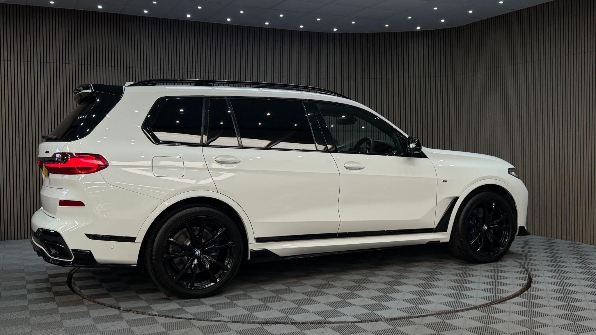 BMW X7 view 42