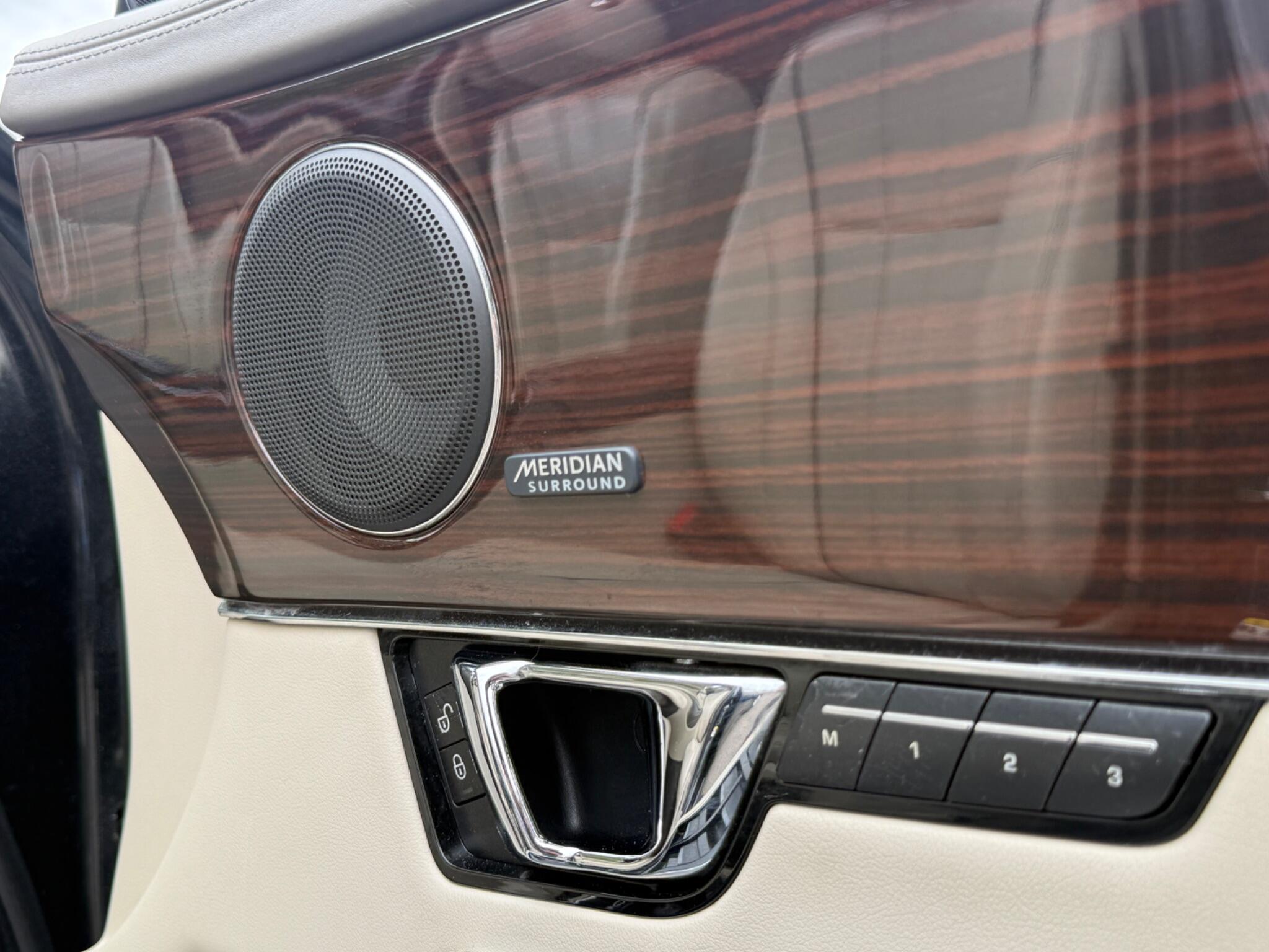 Jaguar XJ - Image 38