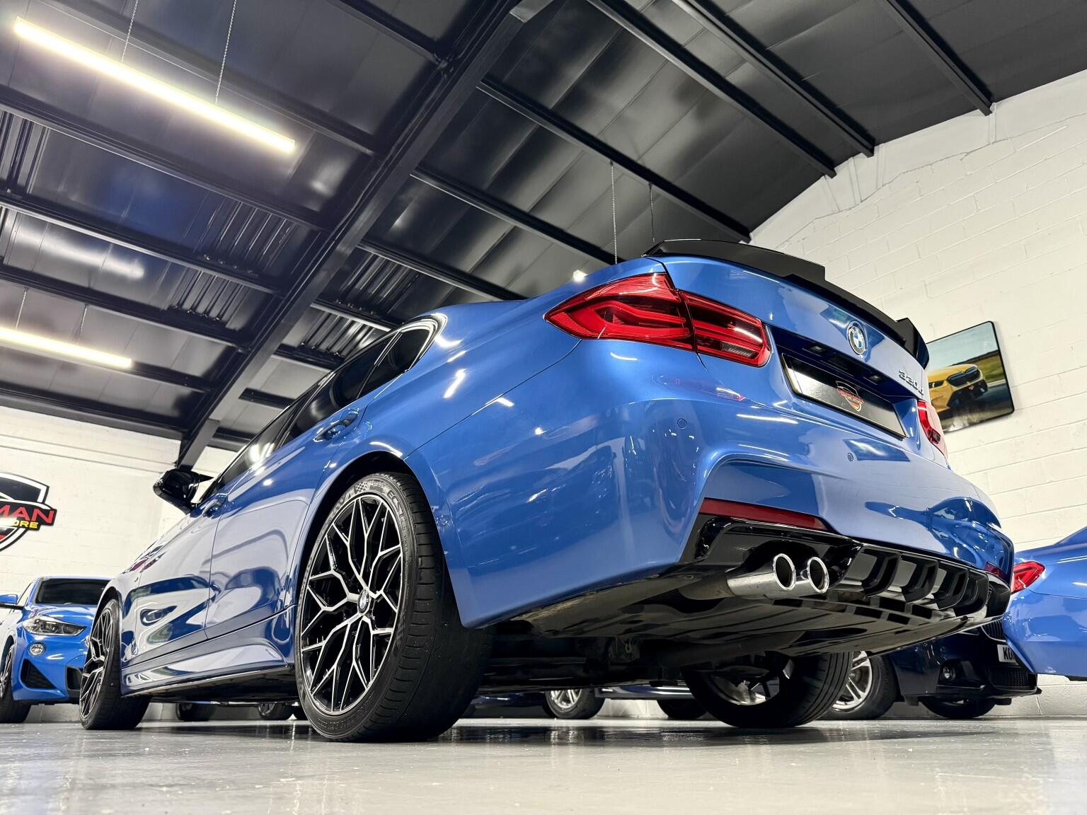 BMW 3 Series view 6