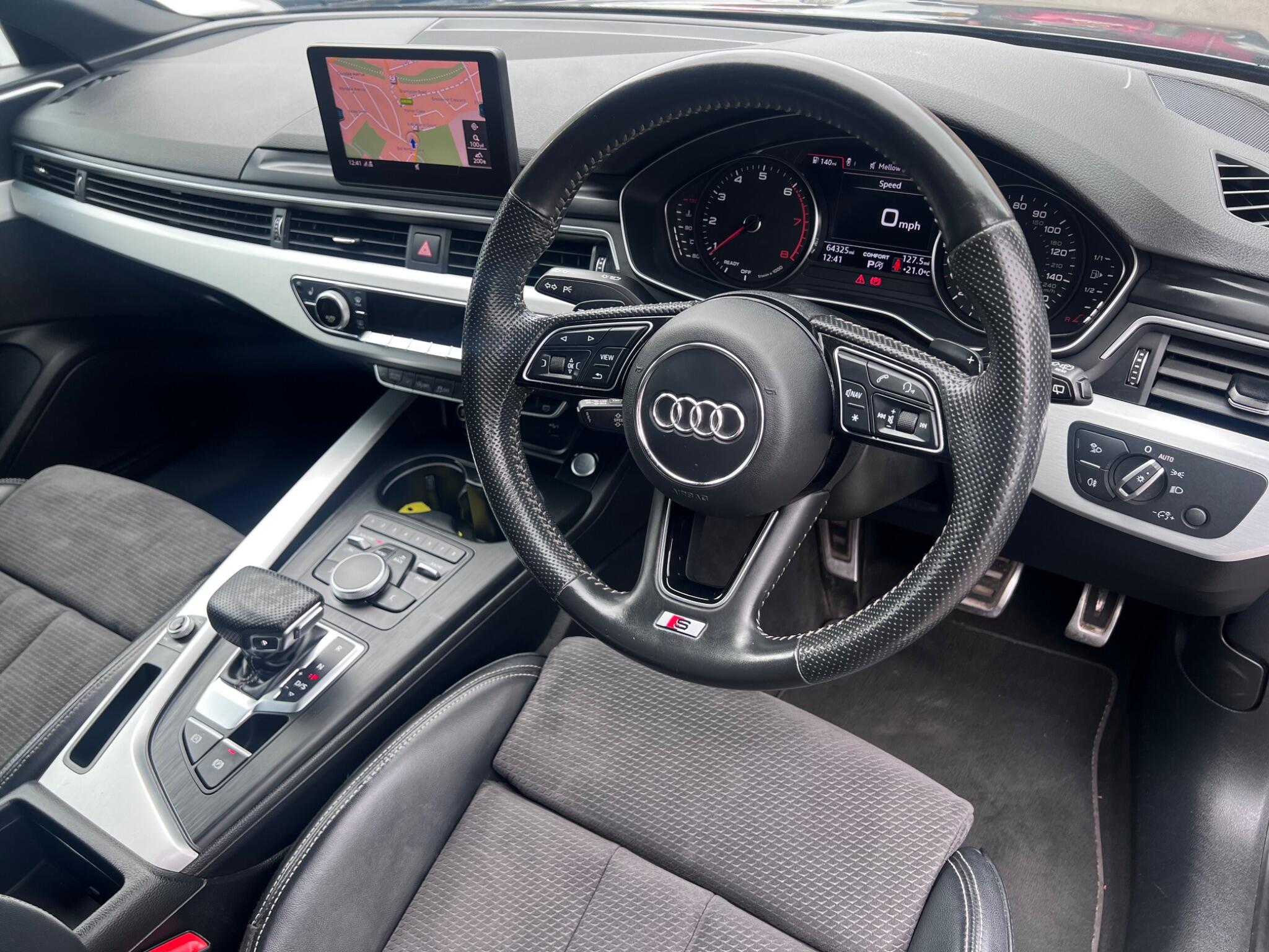 Audi A4 Avant view 18
