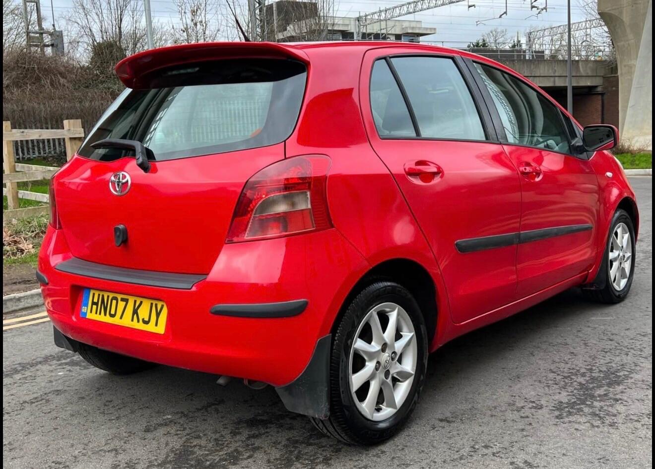 Toyota Yaris - Image 9