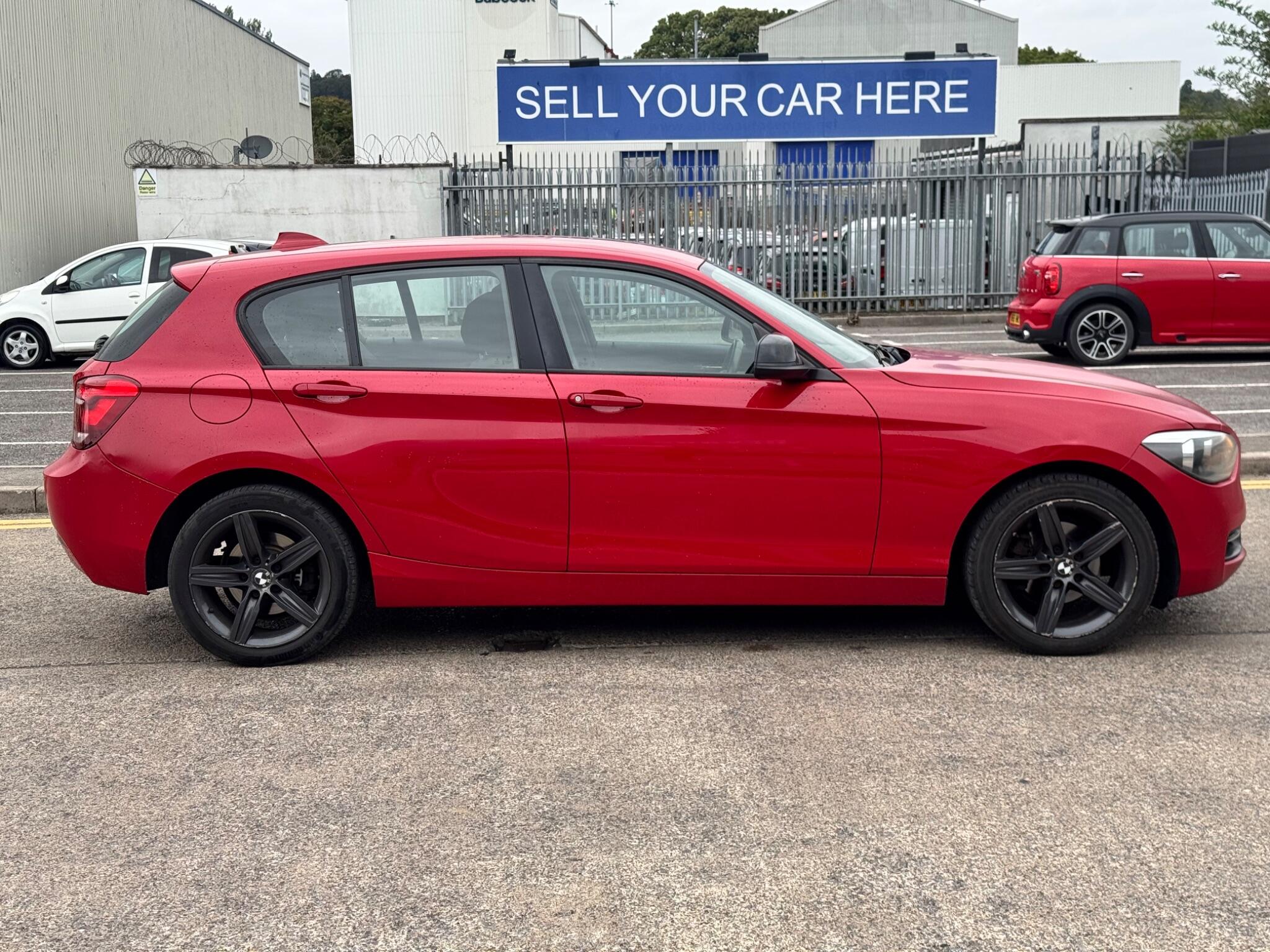 BMW 1 Series view 16