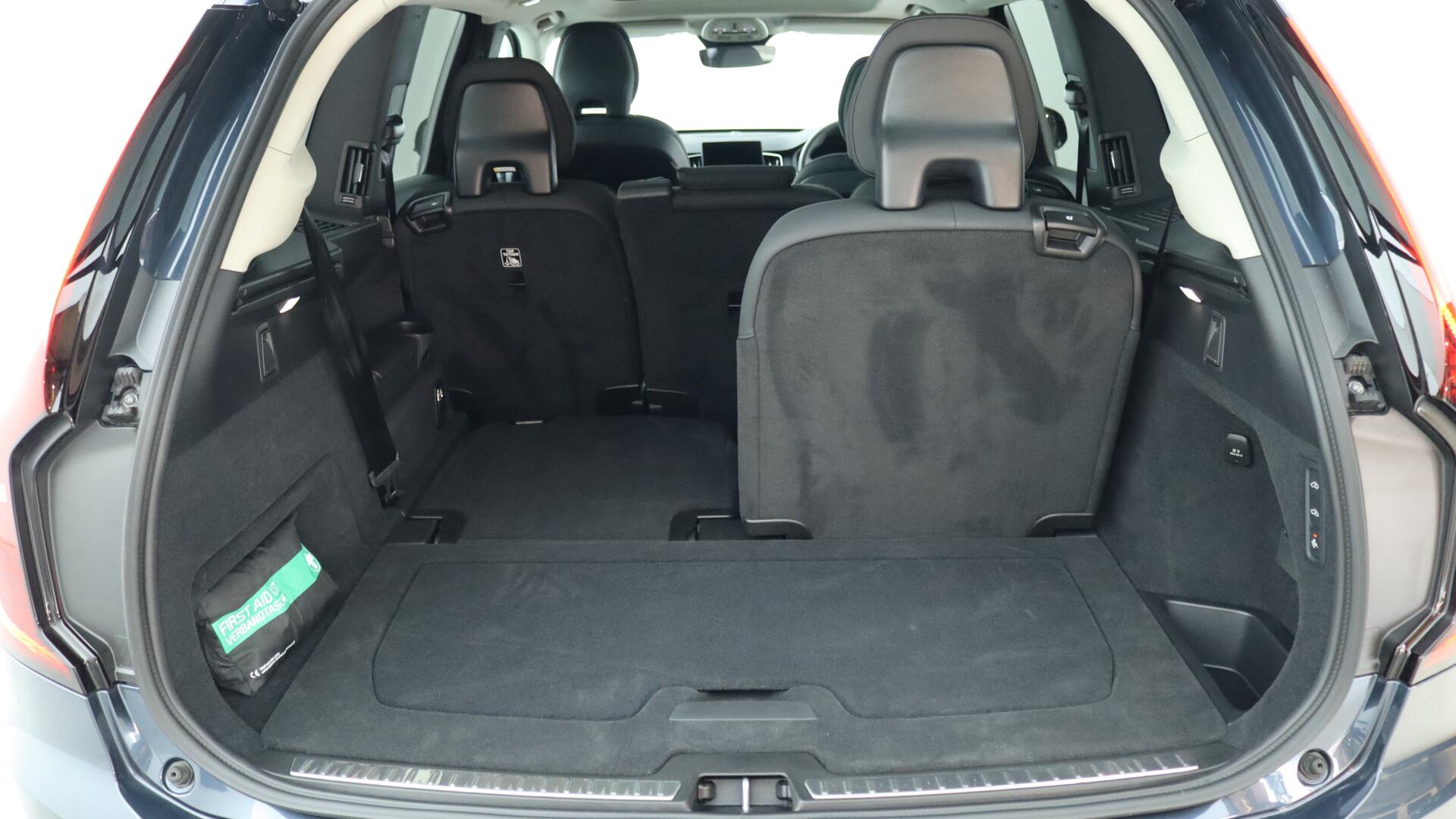 Volvo XC90 view 48