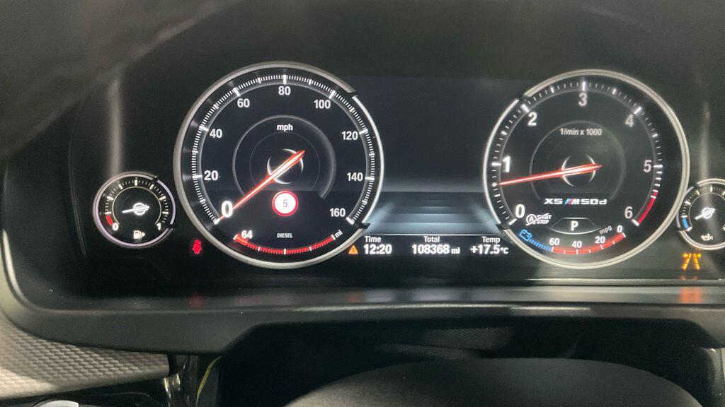 BMW X5 view 4