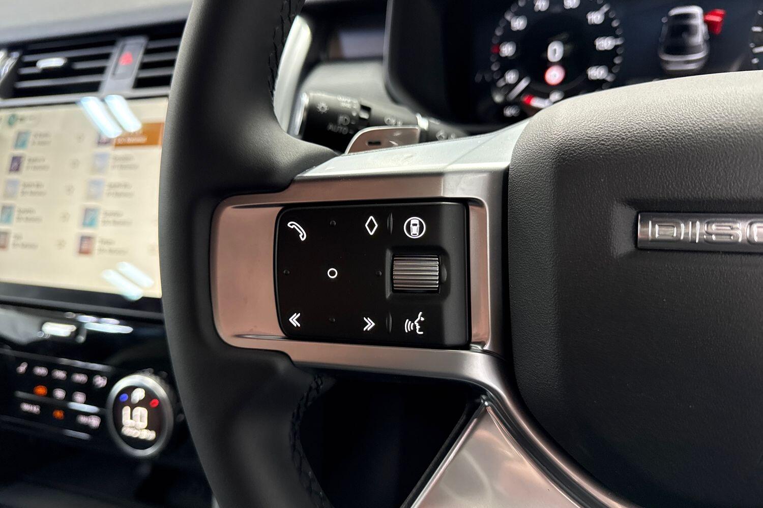 Land Rover Discovery view 24