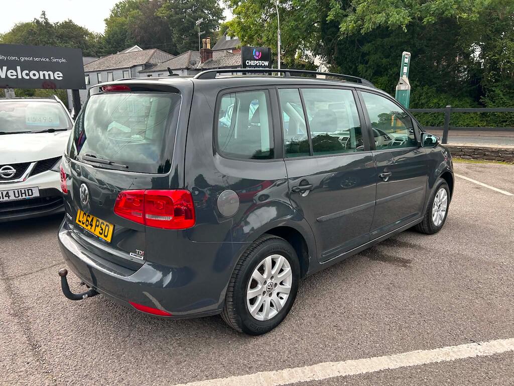 Volkswagen Touran view 2