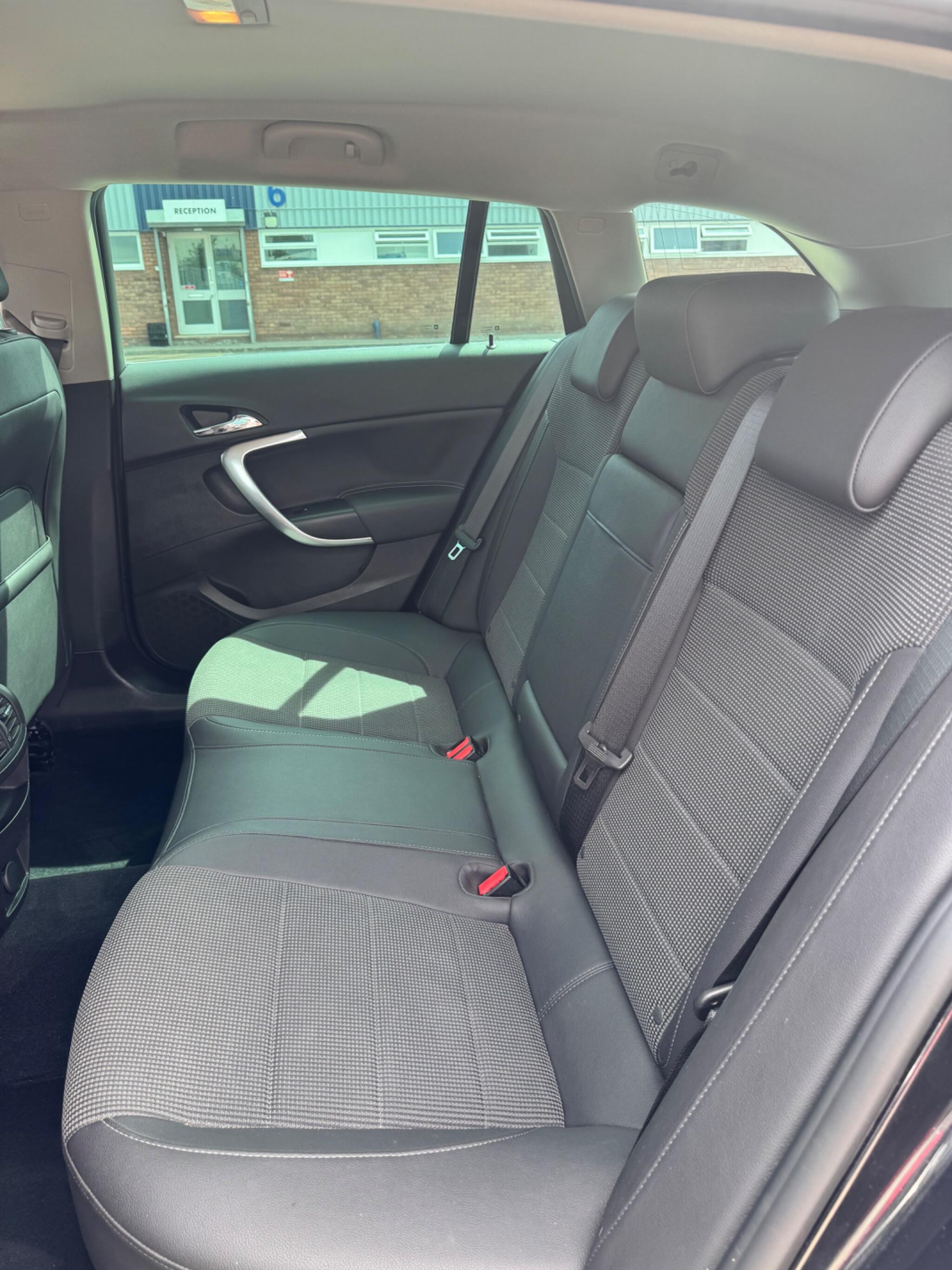 Vauxhall Insignia view 34