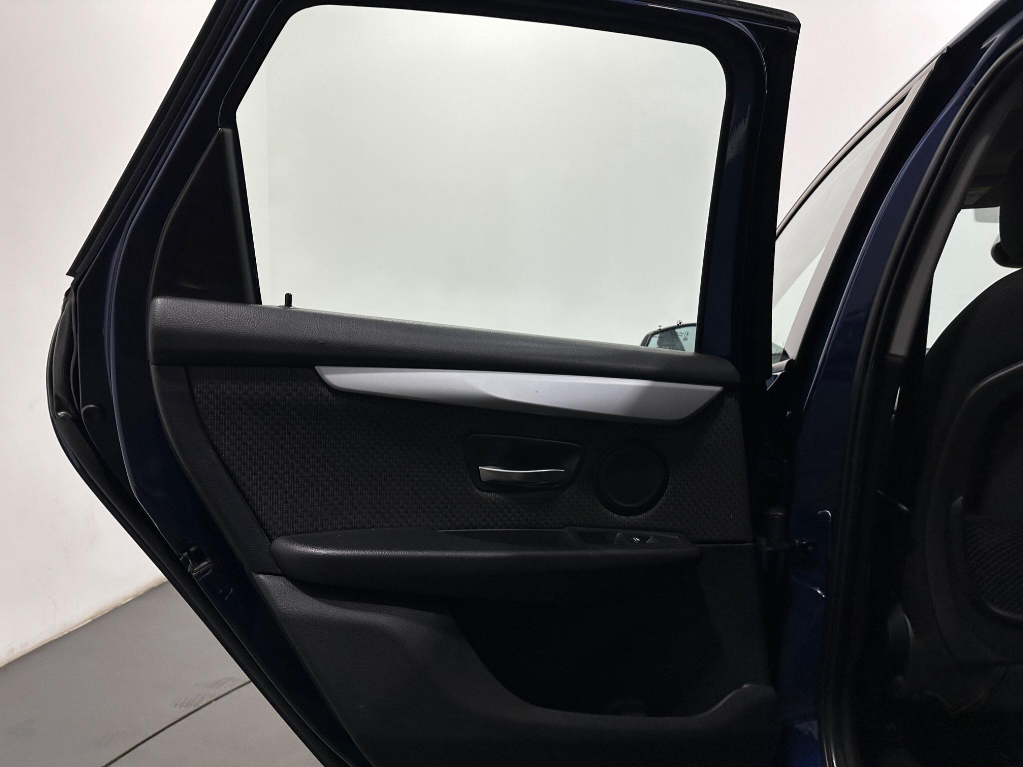 BMW 2 Series view 38