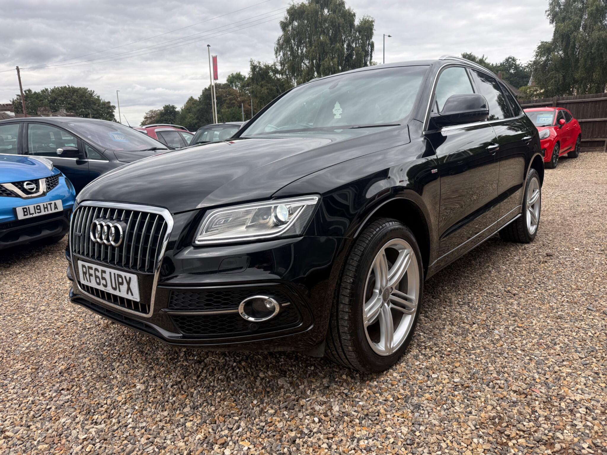 Audi Q5 view 7