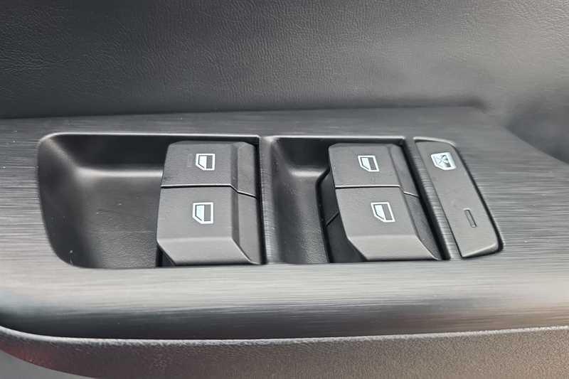 MG ZS view 16