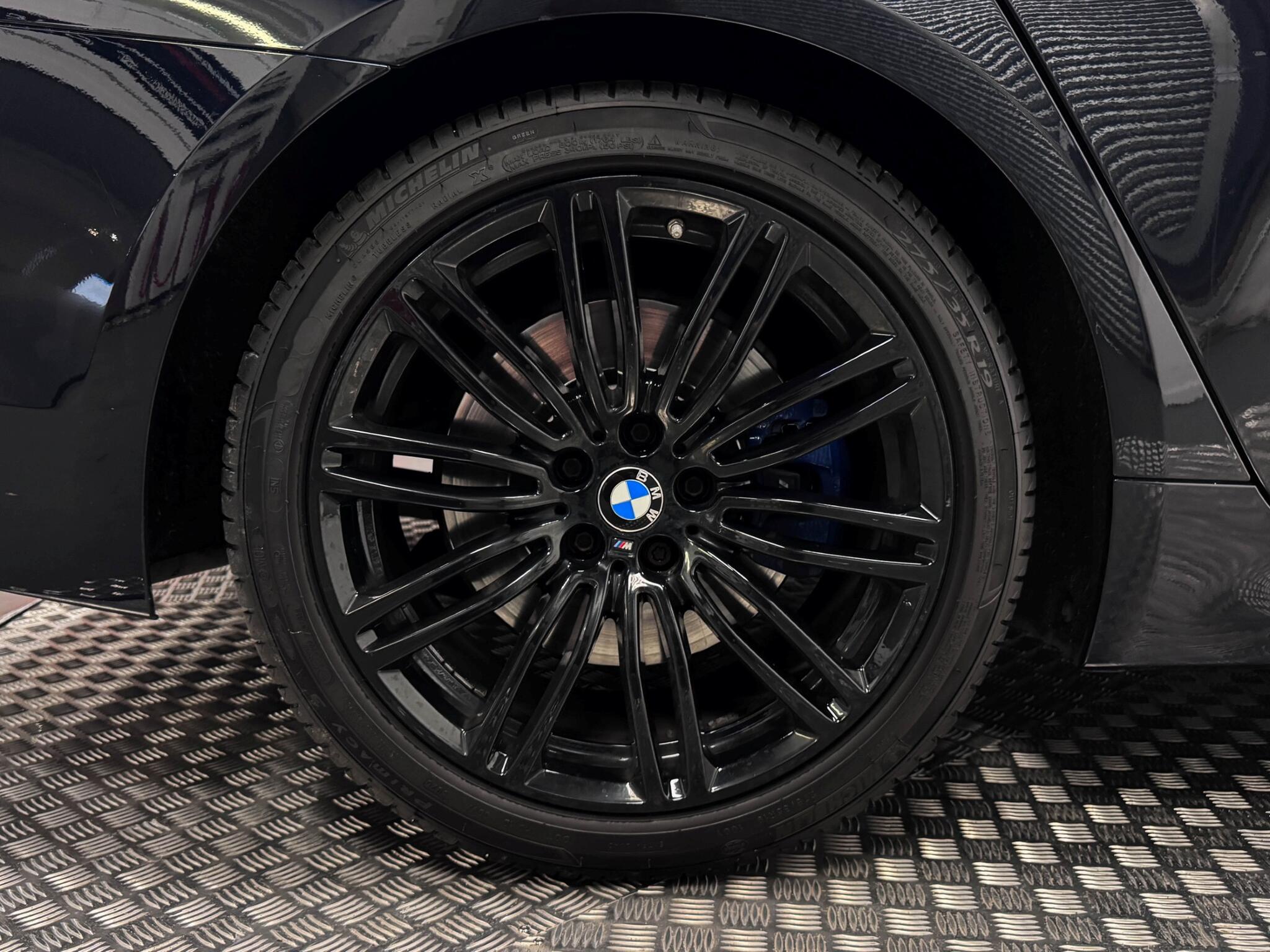BMW 5 Series view 57
