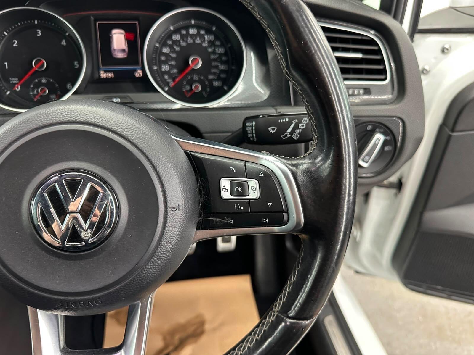 Volkswagen Golf view 33