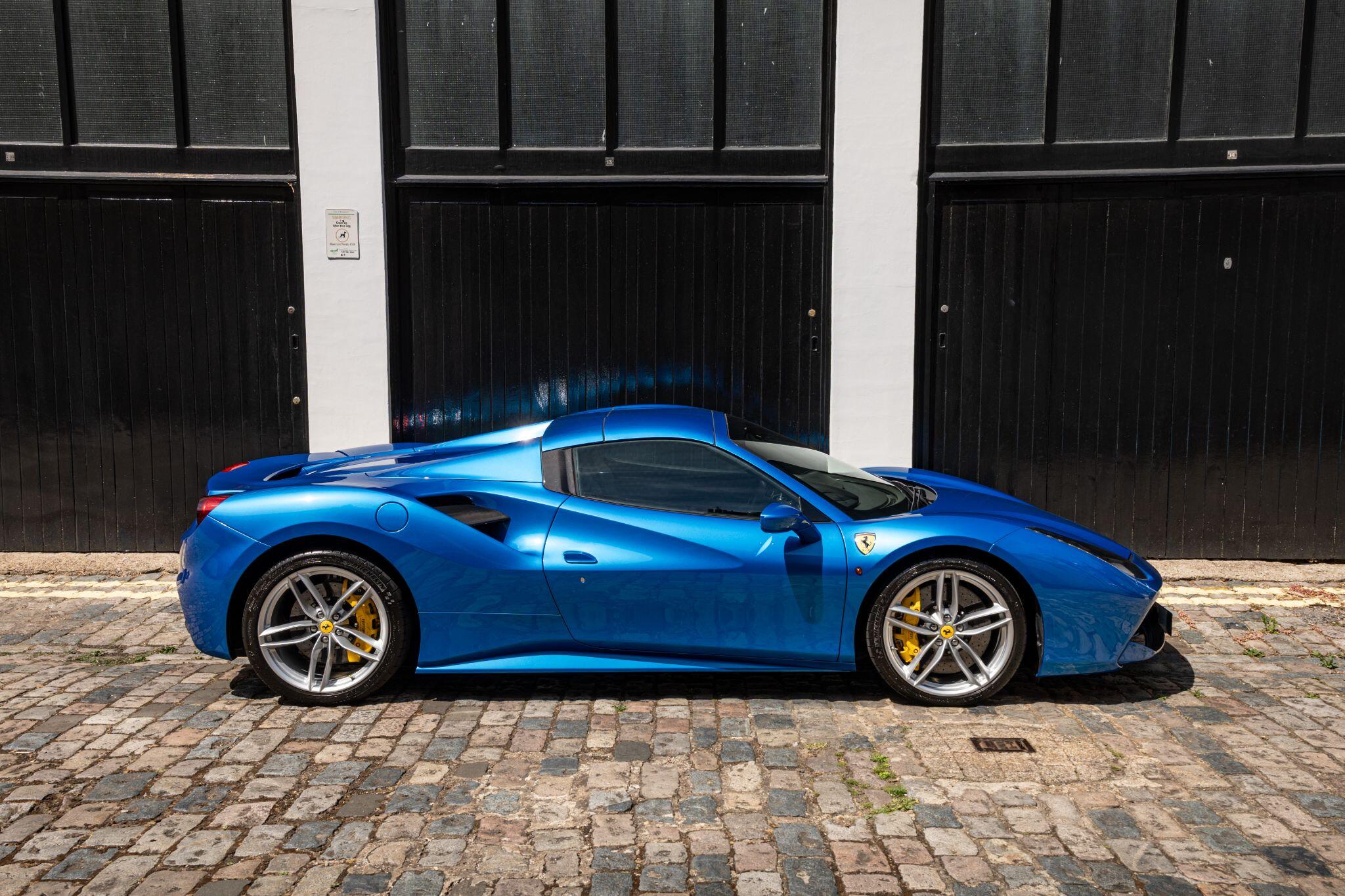 Ferrari 488 view 8