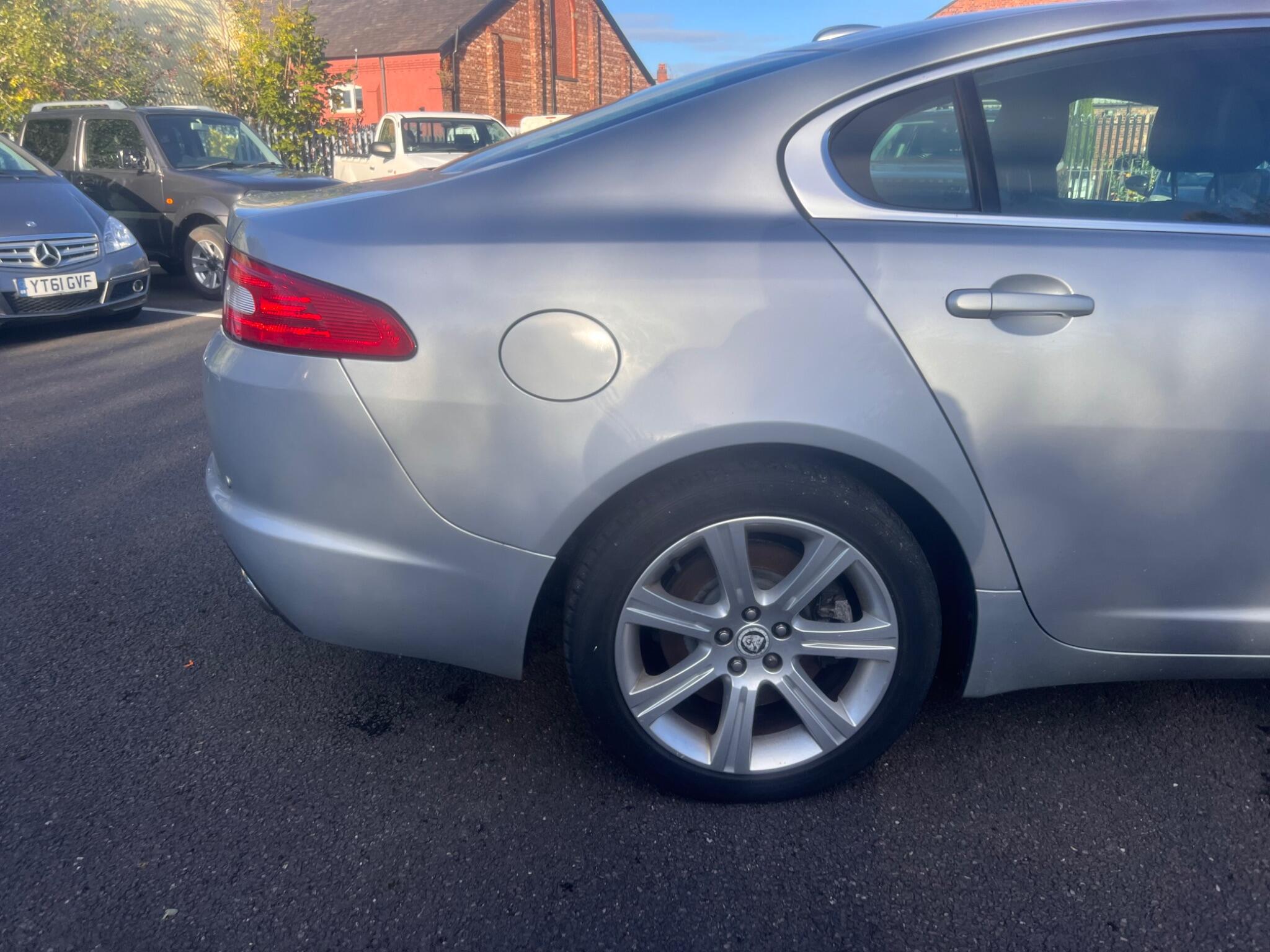 2011 Jaguar XF 3.0d V6 Luxury Auto Euro 5 4dr • 95,964 miles image 33