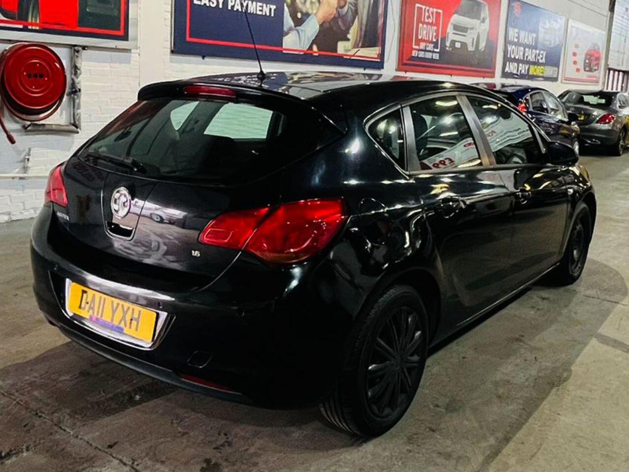 Vauxhall Astra view 4