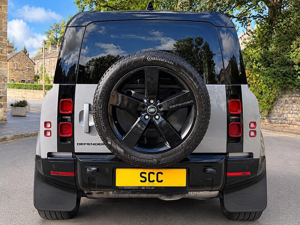 Land Rover Defender view 10
