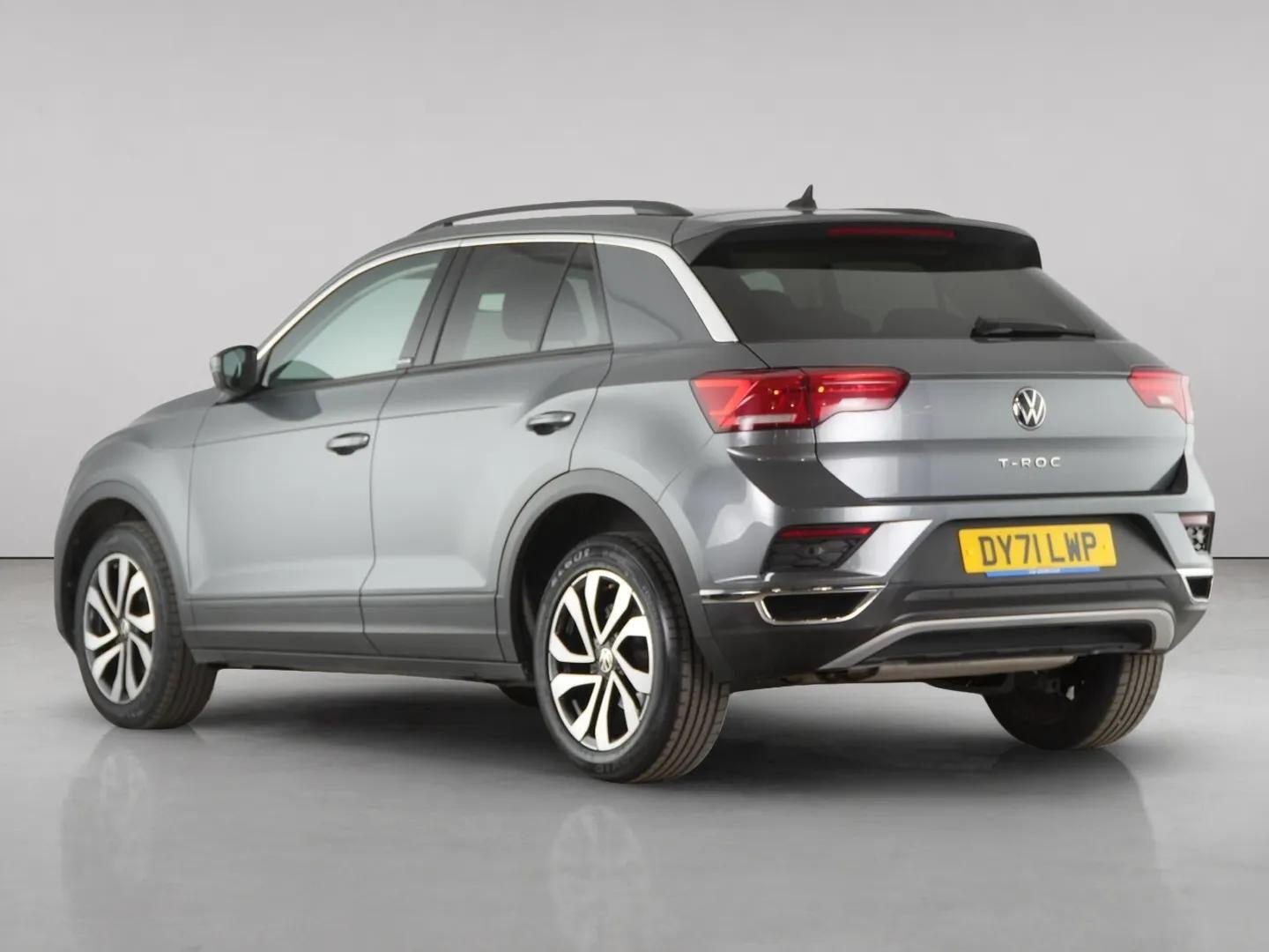 Volkswagen T-Roc view 9
