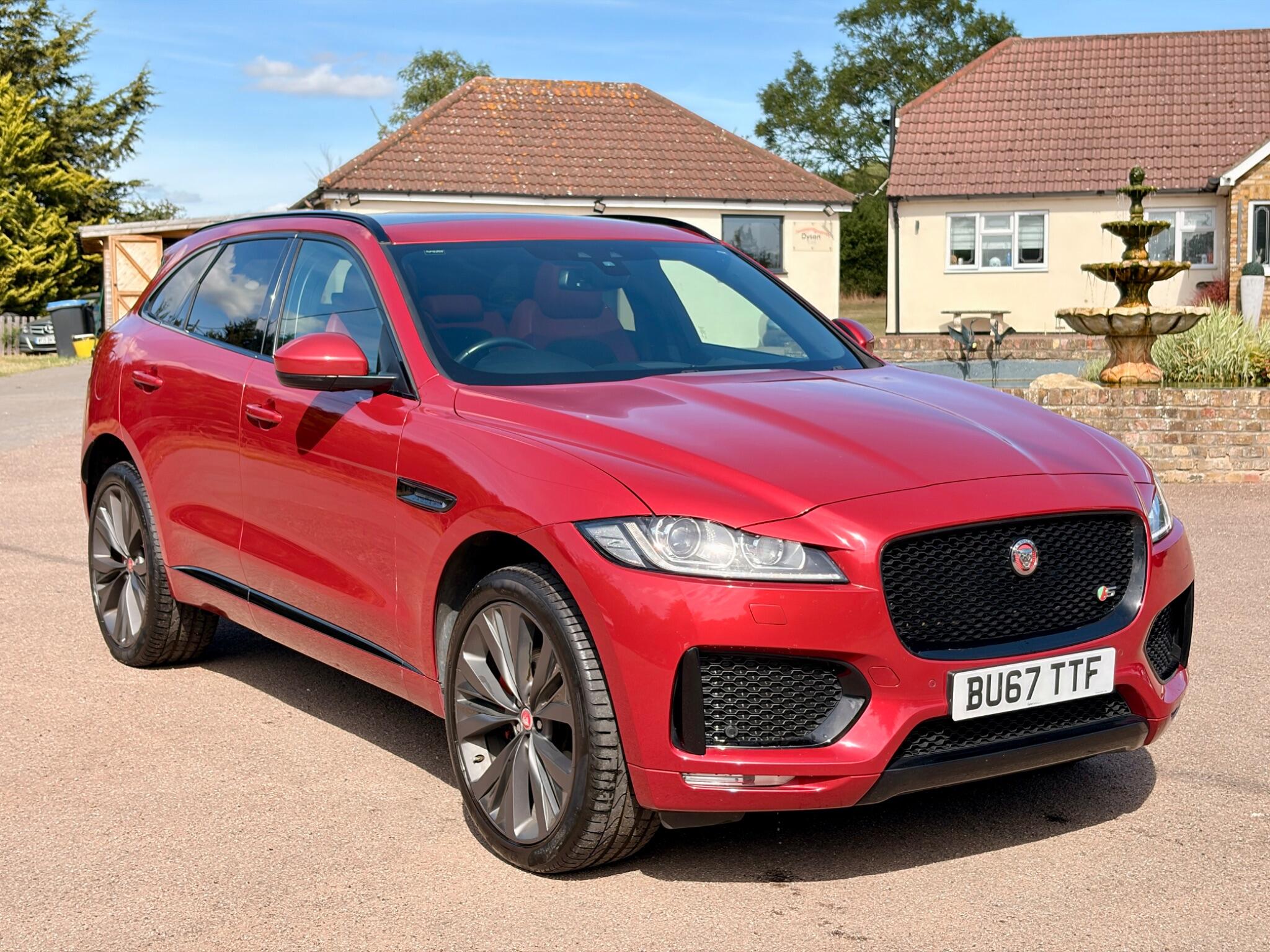 Jaguar F-Pace view 3