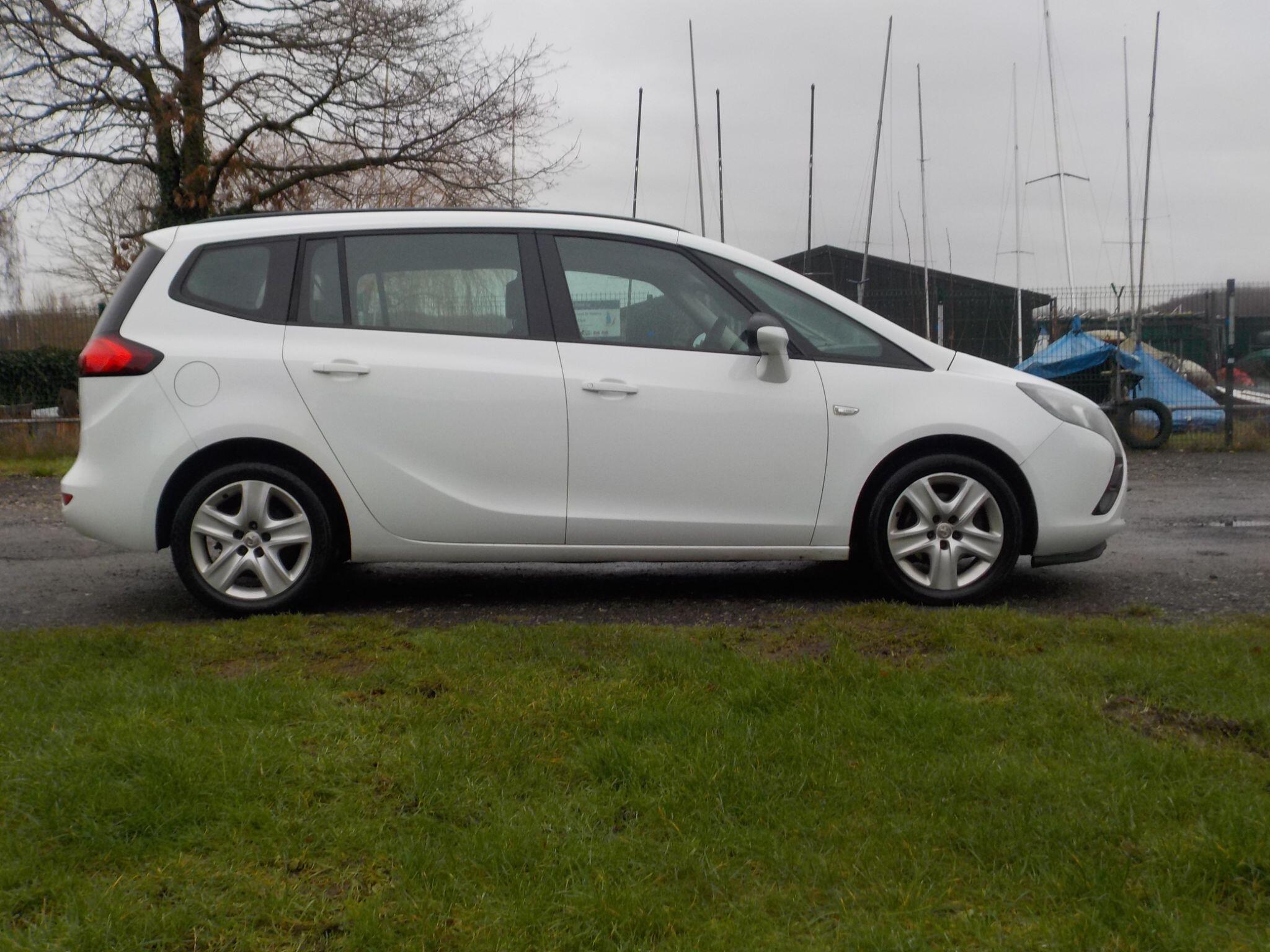 Vauxhall Zafira Tourer 1.8 16V Exclusiv Euro 5 5dr