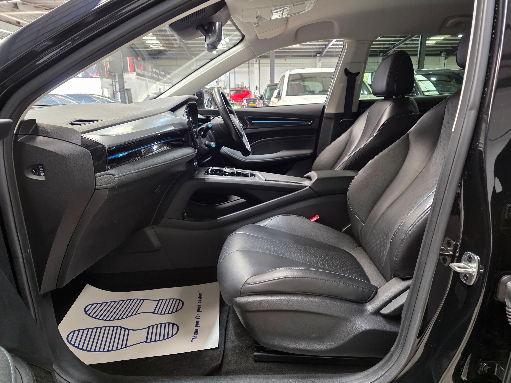 MG MG5 view 23