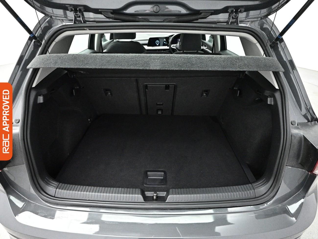 Volkswagen Golf view 13