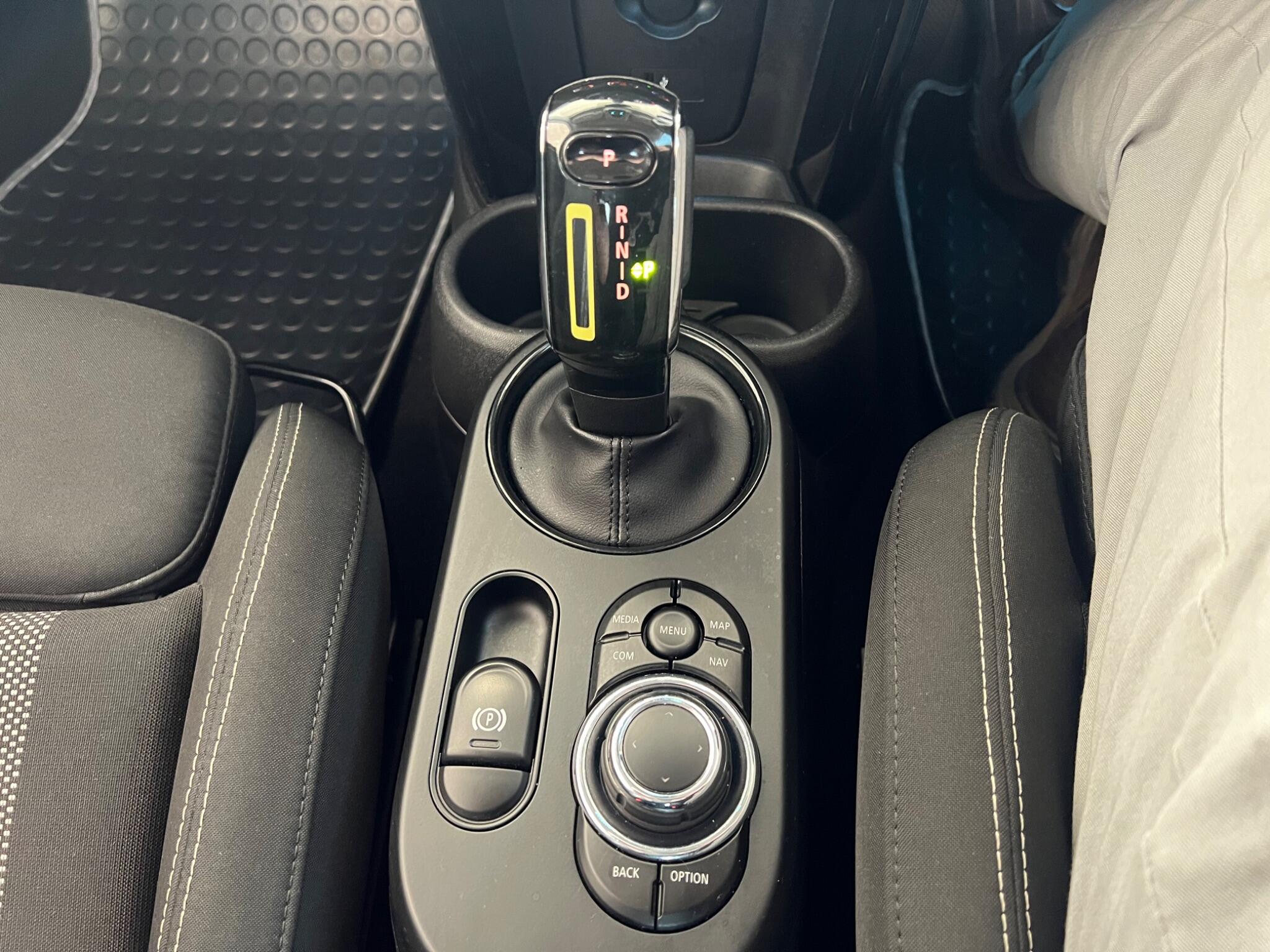 Mini Electric Hatch view 12